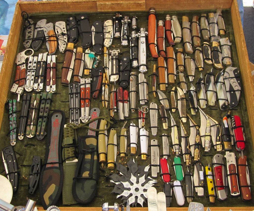 italy knives.jpg