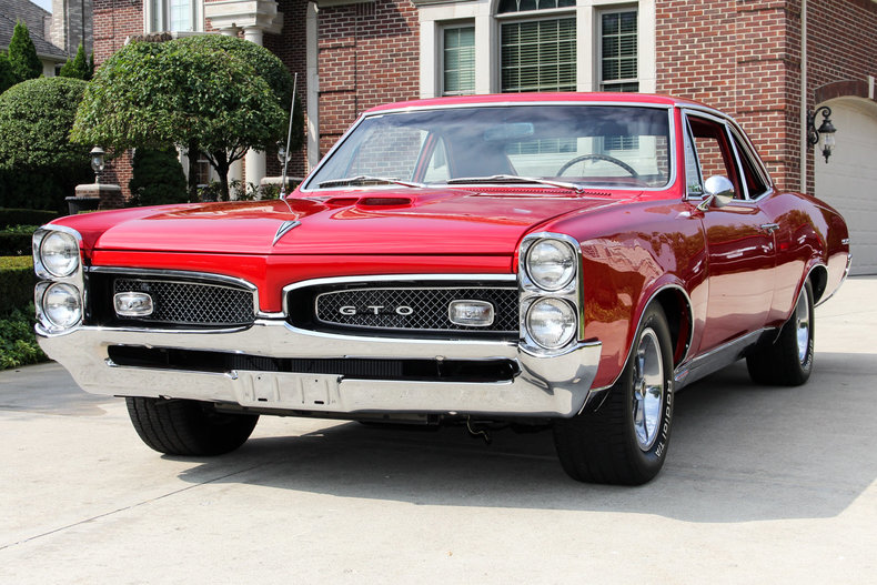 1967 Pontiac.jpg